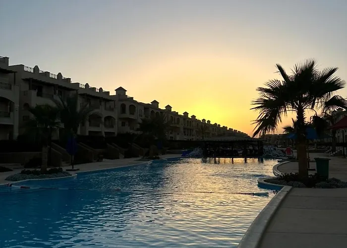 Palm El Sokhna لاسرينا بالم بيتش العين السخنة عائلات فقط Chalet *