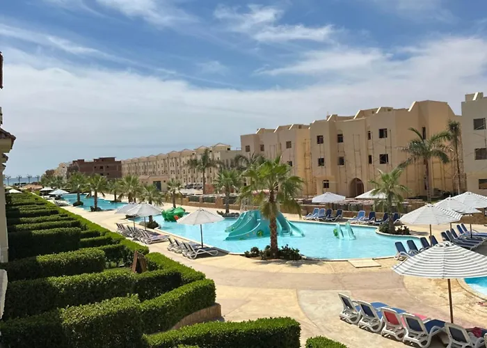 Palm El Sokhna لاسرينا بالم بيتش العين السخنة عائلات فقط Chalet *